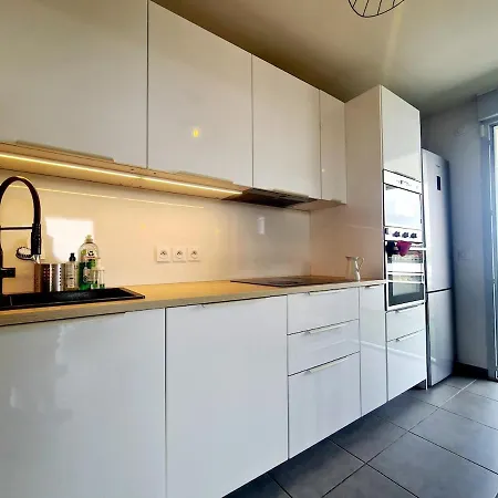 Apartment De 4 Avec Terrasse De 150 M2 Et Parking Prive