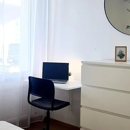 De 4 Avec Terrasse De 150 M2 Et Parking Privé *