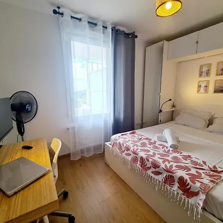 Appartamento De 4 Avec Terrasse De 150 M2 Et Parking Privé