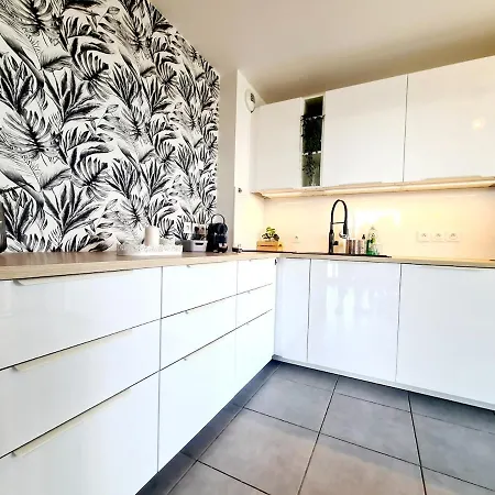 De 4 Avec Terrasse De 150 M2 Et Parking Prive Daire *