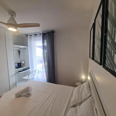 De 4 Avec Terrasse De 150 M2 Et Parking Privé Appartamento