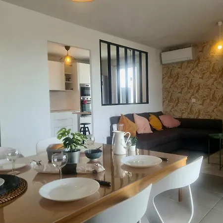 De 4 Avec Terrasse De 150 M2 Et Parking Privé *