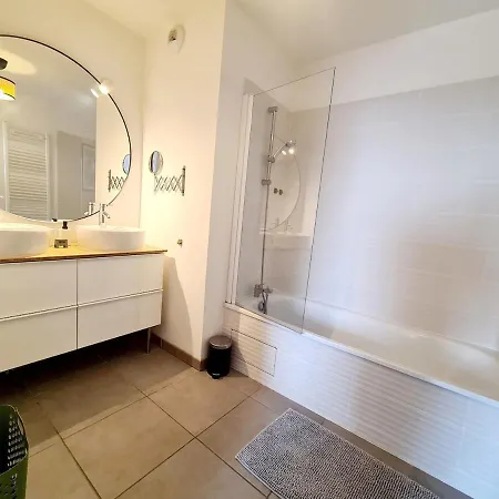 De 4 Avec Terrasse De 150 M2 Et Parking Privé *