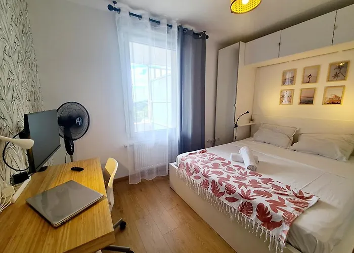 Daire De 4 Avec Terrasse De 150 M2 Et Parking Prive