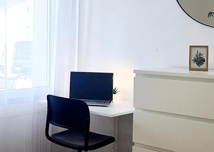 De 4 Avec Terrasse De 150 M2 Et Parking Prive *