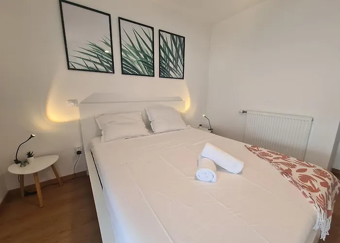 Διαμέρισμα De 4 Avec Terrasse De 150 M2 Et Parking Prive